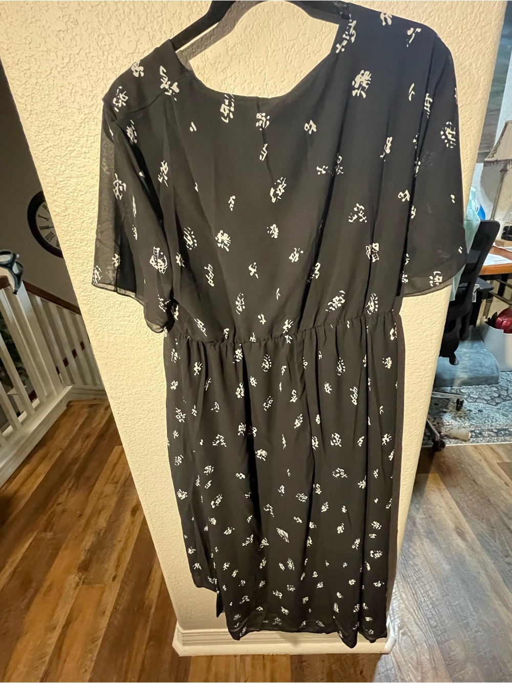 Black Floral Short-Sleeve Midi Dress